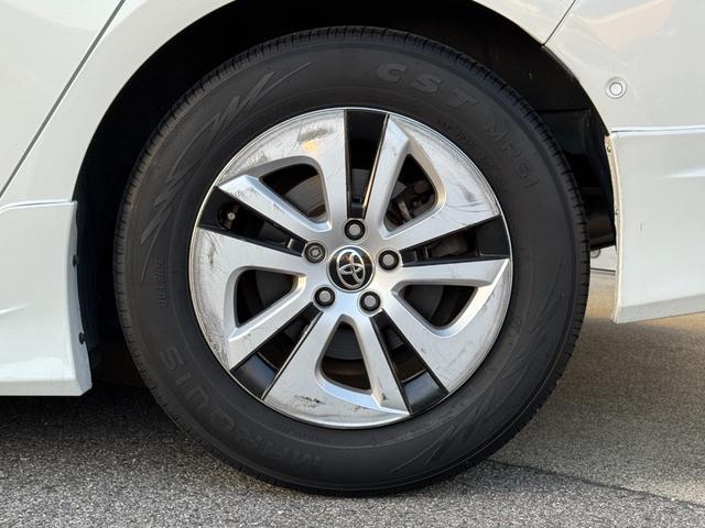 プリウス Sセーフティプラス ETC クリアランスソナー レーンアシスト オートクルーズコントロール パークアシスト 衝突被害軽減システム バックカメラ ナビ TV アルミホイール オートマチックハイビーム オートライト(19枚目)