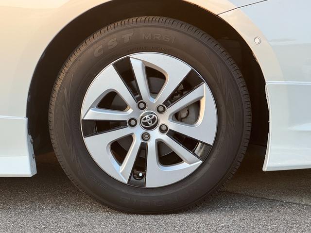 プリウス Sセーフティプラス ETC クリアランスソナー レーンアシスト オートクルーズコントロール パークアシスト 衝突被害軽減システム バックカメラ ナビ TV アルミホイール オートマチックハイビーム オートライト(28枚目)