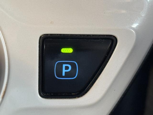 プリウス Sセーフティプラス ETC クリアランスソナー レーンアシスト オートクルーズコントロール パークアシスト 衝突被害軽減システム バックカメラ ナビ TV アルミホイール オートマチックハイビーム オートライト(47枚目)