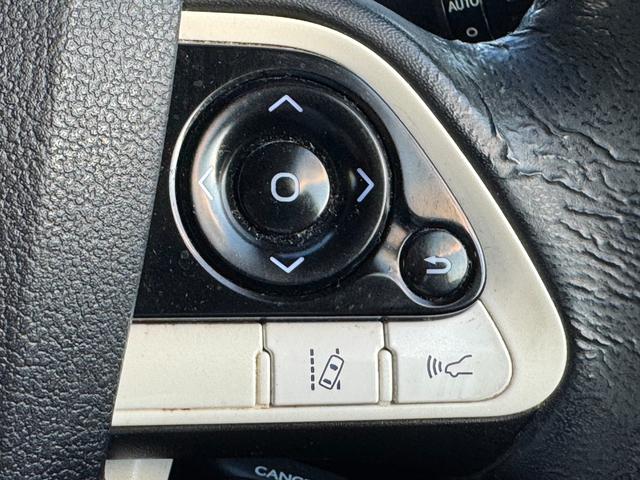 プリウス Sセーフティプラス ETC クリアランスソナー レーンアシスト オートクルーズコントロール パークアシスト 衝突被害軽減システム バックカメラ ナビ TV アルミホイール オートマチックハイビーム オートライト(51枚目)