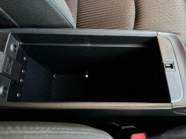 プリウス Sセーフティプラス ETC クリアランスソナー レーンアシスト オートクルーズコントロール パークアシスト 衝突被害軽減システム バックカメラ ナビ TV アルミホイール オートマチックハイビーム オートライト(59枚目)