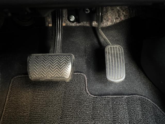 プリウス Sセーフティプラス ETC クリアランスソナー レーンアシスト オートクルーズコントロール パークアシスト 衝突被害軽減システム バックカメラ ナビ TV アルミホイール オートマチックハイビーム オートライト(61枚目)