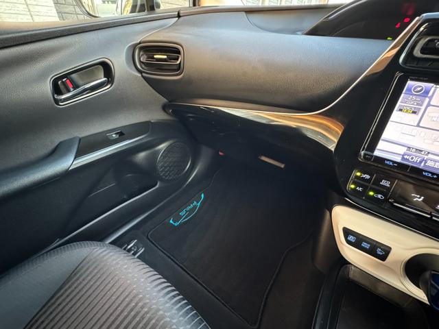 プリウス Sセーフティプラス ETC クリアランスソナー レーンアシスト オートクルーズコントロール パークアシスト 衝突被害軽減システム バックカメラ ナビ TV アルミホイール オートマチックハイビーム オートライト(66枚目)