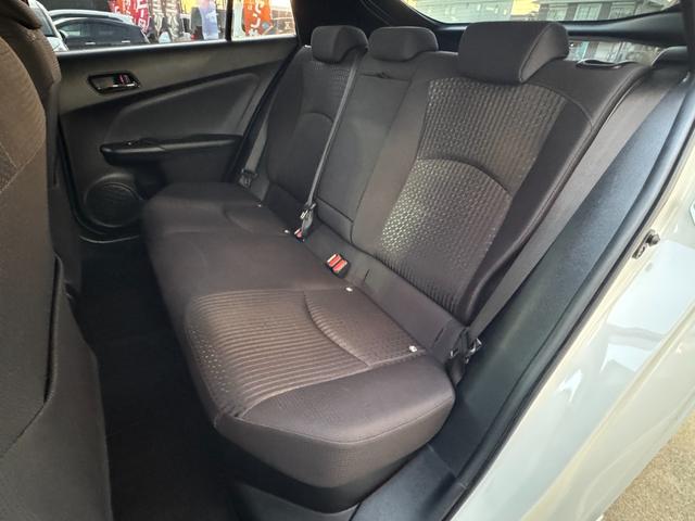 プリウス Sセーフティプラス ETC クリアランスソナー レーンアシスト オートクルーズコントロール パークアシスト 衝突被害軽減システム バックカメラ ナビ TV アルミホイール オートマチックハイビーム オートライト(68枚目)