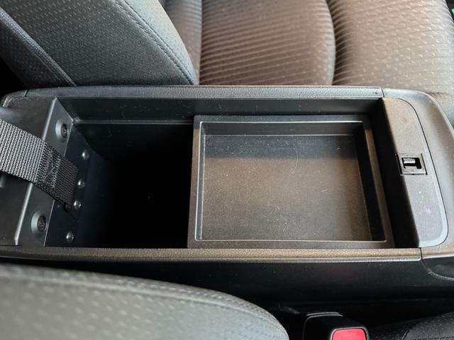 プリウス Sセーフティプラス ETC クリアランスソナー レーンアシスト オートクルーズコントロール パークアシスト 衝突被害軽減システム バックカメラ ナビ TV アルミホイール オートマチックハイビーム オートライト(71枚目)