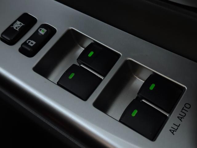 プリウスアルファ G ドライブレコーダー ETC ナビ TV クリアランスソナー オートクルーズコントロール アルミホイール スマートキー 電動格納ミラー 3列シート CVT 盗難防止システム 衝突安全ボディ ABS(9枚目)