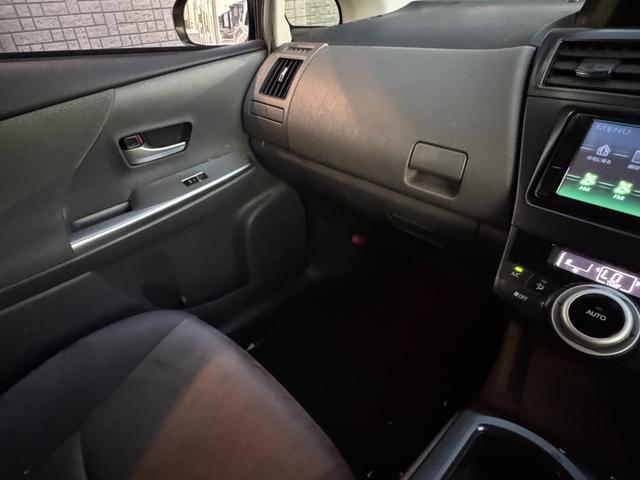 プリウスアルファ G ドライブレコーダー ETC ナビ TV クリアランスソナー オートクルーズコントロール アルミホイール スマートキー 電動格納ミラー 3列シート CVT 盗難防止システム 衝突安全ボディ ABS(29枚目)