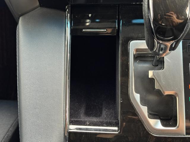 アルファード 2.5S Cパッケージ ETC バックカメラ ナビ TV クリアランスソナー オートクルーズコントロール 両側電動スライドドア オートライト LEDヘッドランプ 電動リアゲート スマートキー 電動格納ミラー 3列シート(9枚目)