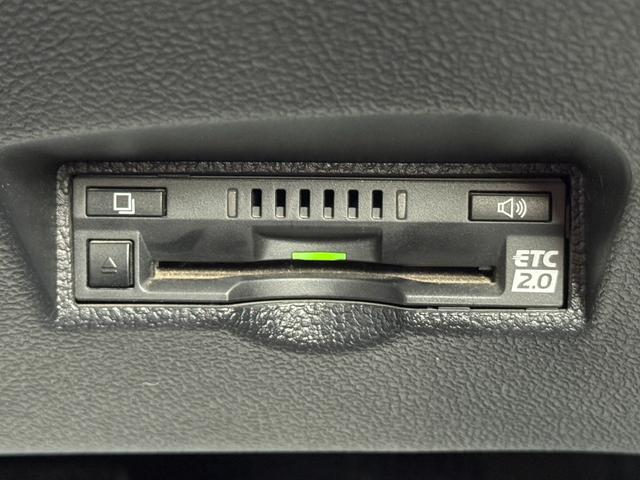 今では必需品のＥＴＣも付いております。高速道路での出入りもスムーズ。渋滞緩和にもなりエコにも繋がります。