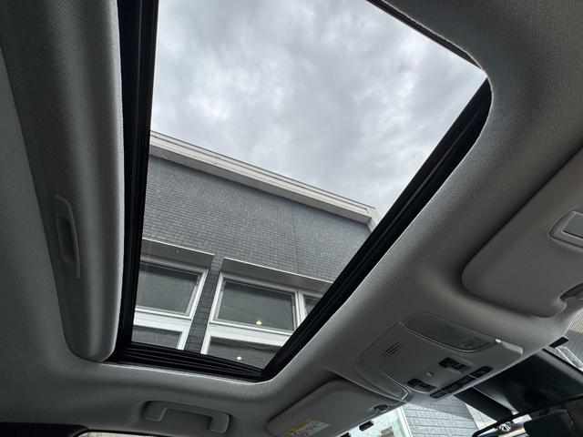 サンルーフ付き！爽快な青い空に輝く星空もここからの景色は乗る人だけの特等席です！