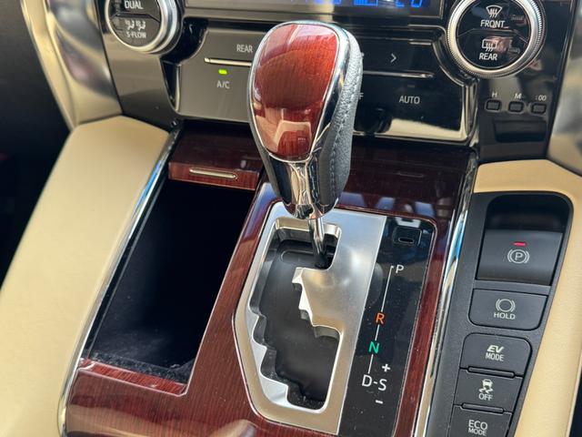 アルファードハイブリッド Ｇ　４ＷＤ　ＥＴＣ　バックカメラ　ナビ　ＴＶ　クリアランスソナー　オートクルーズコントロール　両側電動スライドドア　オートライト　ＬＥＤヘッドランプ　スマートキー　アイドリングストップ　電動格納ミラー（41枚目）