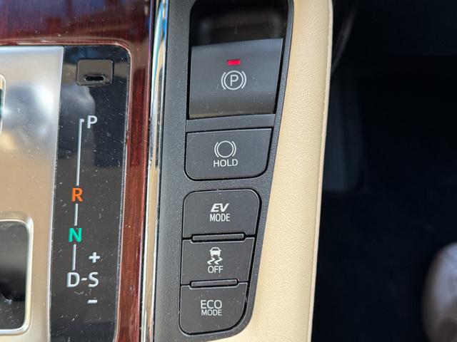 アルファードハイブリッド Ｇ　４ＷＤ　ＥＴＣ　バックカメラ　ナビ　ＴＶ　クリアランスソナー　オートクルーズコントロール　両側電動スライドドア　オートライト　ＬＥＤヘッドランプ　スマートキー　アイドリングストップ　電動格納ミラー（42枚目）