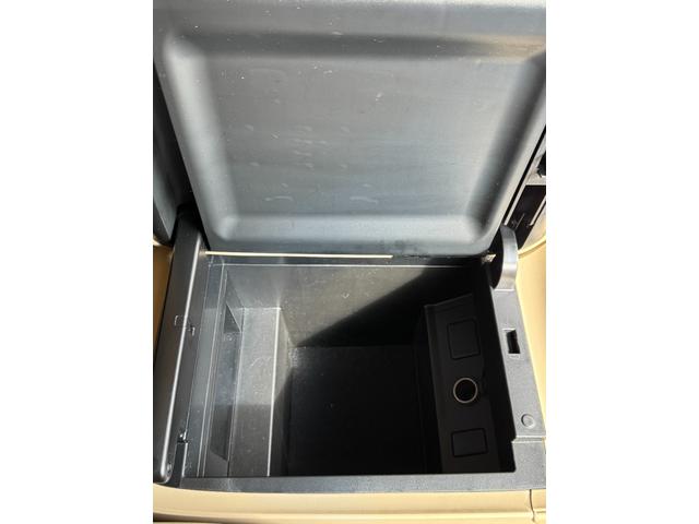 アルファードハイブリッド Ｇ　４ＷＤ　ＥＴＣ　バックカメラ　ナビ　ＴＶ　クリアランスソナー　オートクルーズコントロール　両側電動スライドドア　オートライト　ＬＥＤヘッドランプ　スマートキー　アイドリングストップ　電動格納ミラー（61枚目）