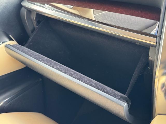 アルファードハイブリッド Ｇ　４ＷＤ　ＥＴＣ　バックカメラ　ナビ　ＴＶ　クリアランスソナー　オートクルーズコントロール　両側電動スライドドア　オートライト　ＬＥＤヘッドランプ　スマートキー　アイドリングストップ　電動格納ミラー（65枚目）