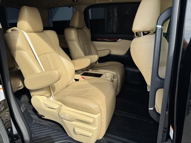 アルファードハイブリッド Ｇ　４ＷＤ　ＥＴＣ　バックカメラ　ナビ　ＴＶ　クリアランスソナー　オートクルーズコントロール　両側電動スライドドア　オートライト　ＬＥＤヘッドランプ　スマートキー　アイドリングストップ　電動格納ミラー（74枚目）