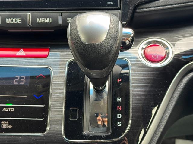 オデッセイハイブリッド ハイブリッドアブソルート・ホンダセンシング ハイブリッド ETC バックカメラ ナビ TV 両側電動スライドドア オートクルーズコントロール レーンアシスト 衝突被害軽減システム オートライト LEDヘッドランプ スマートキー 電動格納ミラー(8枚目)