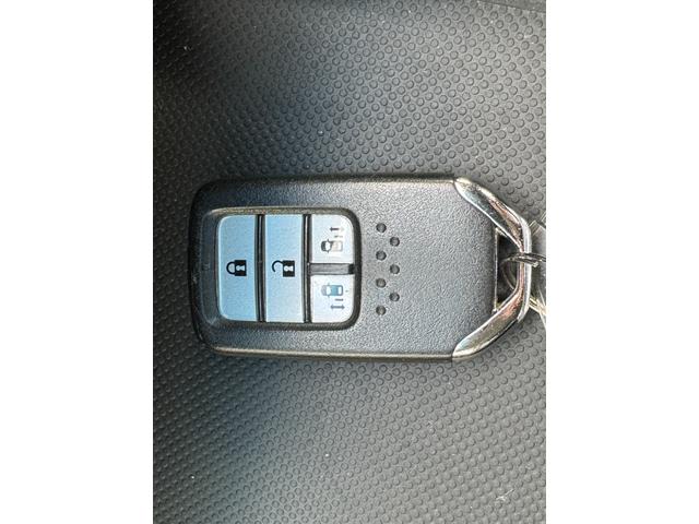 オデッセイハイブリッド ハイブリッドアブソルート・ホンダセンシング ハイブリッド ETC バックカメラ ナビ TV 両側電動スライドドア オートクルーズコントロール レーンアシスト 衝突被害軽減システム オートライト LEDヘッドランプ スマートキー 電動格納ミラー(22枚目)