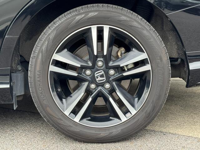 オデッセイハイブリッド ハイブリッドアブソルート・ホンダセンシング ハイブリッド ETC バックカメラ ナビ TV 両側電動スライドドア オートクルーズコントロール レーンアシスト 衝突被害軽減システム オートライト LEDヘッドランプ スマートキー 電動格納ミラー(41枚目)