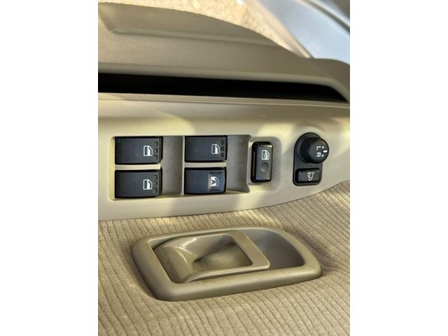 アトレーワゴン カスタムターボR ETC 両側スライドドア キーレスエントリー 電動格納ミラー AT 盗難防止システム ABS CD 衝突安全ボディ エアコン パワーステアリング パワーウィンドウ(10枚目)