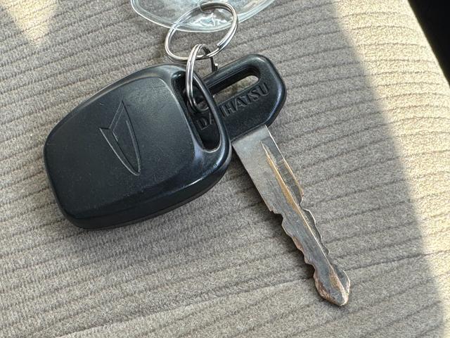 アトレーワゴン カスタムターボR ETC 両側スライドドア キーレスエントリー 電動格納ミラー AT 盗難防止システム ABS CD 衝突安全ボディ エアコン パワーステアリング パワーウィンドウ(11枚目)