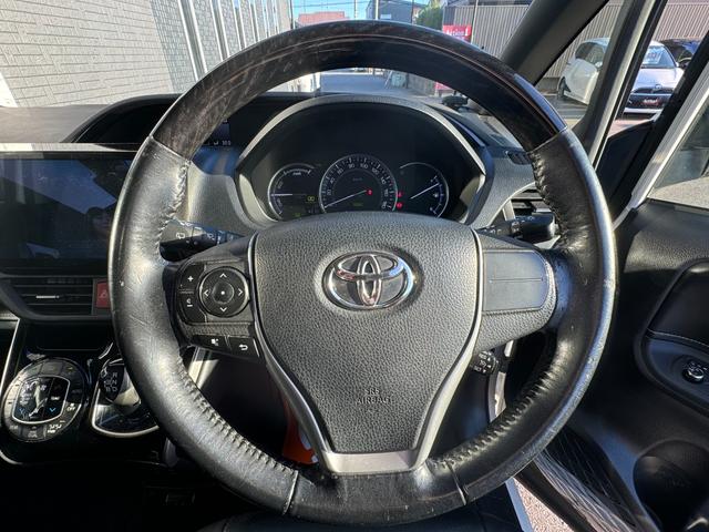 エスクァイア ハイブリッドＧｉ　ＥＴＣ　バックカメラ　ＴＶ　オートクルーズコントロール　両側電動スライドドア　オートライト　ＬＥＤヘッドランプ　スマートキー　アイドリングストップ　電動格納ミラー　シートヒーター　後席モニター（3枚目）