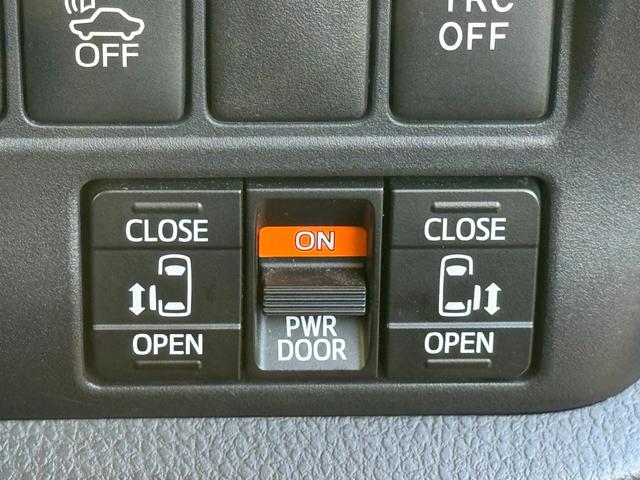 エスクァイア ハイブリッドＧｉ　ＥＴＣ　バックカメラ　ＴＶ　オートクルーズコントロール　両側電動スライドドア　オートライト　ＬＥＤヘッドランプ　スマートキー　アイドリングストップ　電動格納ミラー　シートヒーター　後席モニター（7枚目）