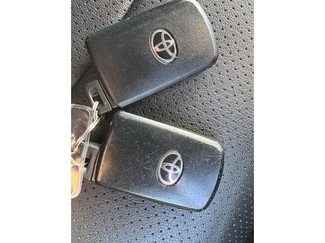 エスクァイア ハイブリッドＧｉ　ＥＴＣ　バックカメラ　ＴＶ　オートクルーズコントロール　両側電動スライドドア　オートライト　ＬＥＤヘッドランプ　スマートキー　アイドリングストップ　電動格納ミラー　シートヒーター　後席モニター（9枚目）