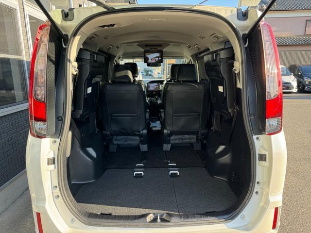 エスクァイア ハイブリッドＧｉ　ＥＴＣ　バックカメラ　ＴＶ　オートクルーズコントロール　両側電動スライドドア　オートライト　ＬＥＤヘッドランプ　スマートキー　アイドリングストップ　電動格納ミラー　シートヒーター　後席モニター（17枚目）