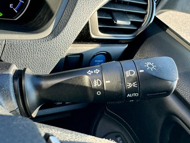 エスクァイア ハイブリッドＧｉ　ＥＴＣ　バックカメラ　ＴＶ　オートクルーズコントロール　両側電動スライドドア　オートライト　ＬＥＤヘッドランプ　スマートキー　アイドリングストップ　電動格納ミラー　シートヒーター　後席モニター（27枚目）