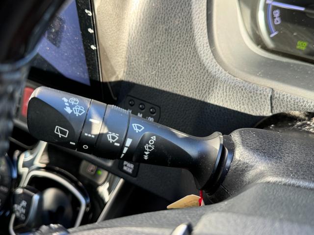 エスクァイア ハイブリッドＧｉ　ＥＴＣ　バックカメラ　ＴＶ　オートクルーズコントロール　両側電動スライドドア　オートライト　ＬＥＤヘッドランプ　スマートキー　アイドリングストップ　電動格納ミラー　シートヒーター　後席モニター（33枚目）