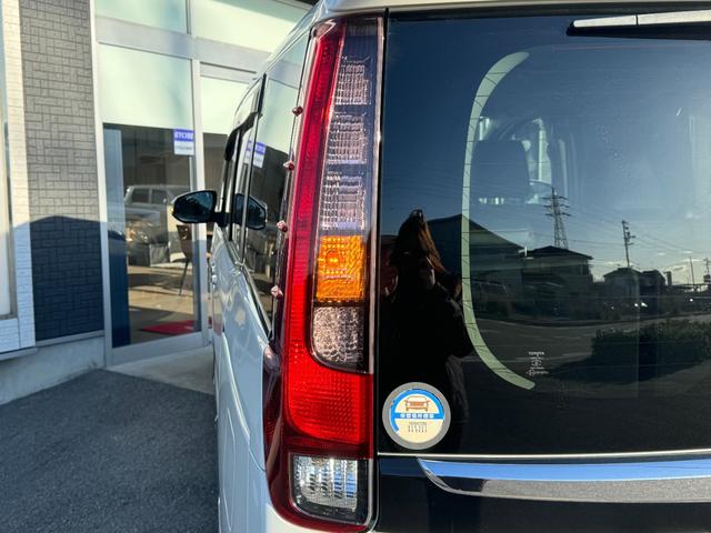 エスクァイア ハイブリッドＧｉ　ＥＴＣ　バックカメラ　ＴＶ　オートクルーズコントロール　両側電動スライドドア　オートライト　ＬＥＤヘッドランプ　スマートキー　アイドリングストップ　電動格納ミラー　シートヒーター　後席モニター（41枚目）