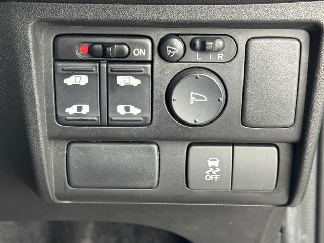 フリードハイブリッド ジャストセレクション　ナビ　ＴＶ　ＥＴＣ　バックカメラ　両側パワースライドドア　ＨＩＤヘッドライト　ＣＤ／ＤＶＤ再生　オートエアコン　オートライト　スマートキー　社外１５インチアルミホイール（37枚目）