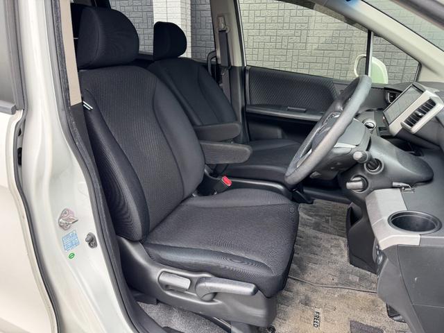 フリードハイブリッド ジャストセレクション　ナビ　ＴＶ　ＥＴＣ　バックカメラ　両側パワースライドドア　ＨＩＤヘッドライト　ＣＤ／ＤＶＤ再生　オートエアコン　オートライト　スマートキー　社外１５インチアルミホイール（41枚目）