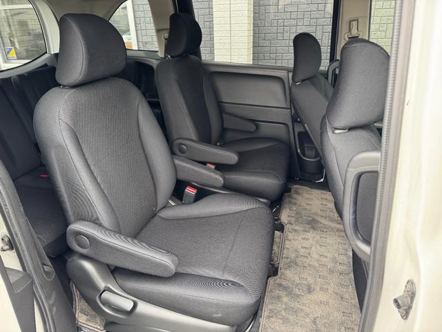 フリードハイブリッド ジャストセレクション　ナビ　ＴＶ　ＥＴＣ　バックカメラ　両側パワースライドドア　ＨＩＤヘッドライト　ＣＤ／ＤＶＤ再生　オートエアコン　オートライト　スマートキー　社外１５インチアルミホイール（45枚目）