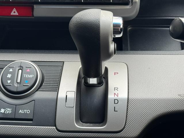 フリードハイブリッド ジャストセレクション　ナビ　ＴＶ　ＥＴＣ　バックカメラ　両側パワースライドドア　ＨＩＤヘッドライト　ＣＤ／ＤＶＤ再生　オートエアコン　オートライト　スマートキー　社外１５インチアルミホイール（51枚目）