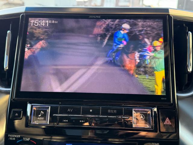 ヴェルファイア ２．５Ｚ　Ａエディション　フリップダウンモニター　サンルーフ　ナビ　ＴＶ　Ｂｌｕｅｔｏｏｔｈ　ドライブレコーダー　純正１８インチアルミホイール　ＣＤ／ＤＶＤ再生　ＥＴＣ　両側パワースライドドア　クルーズコントロール（3枚目）