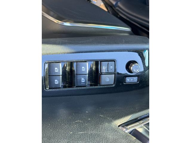 �V�[�g�J�o�[��k�d�c���ύX�Ȃǂ̃J�X�^��������Ă܂��I�I���Ђ��̋@��ɃX�^�b�t�Ƃ������̈�������Ă݂ẮH�I�H�I�G�A����z�C�[���E�E�E