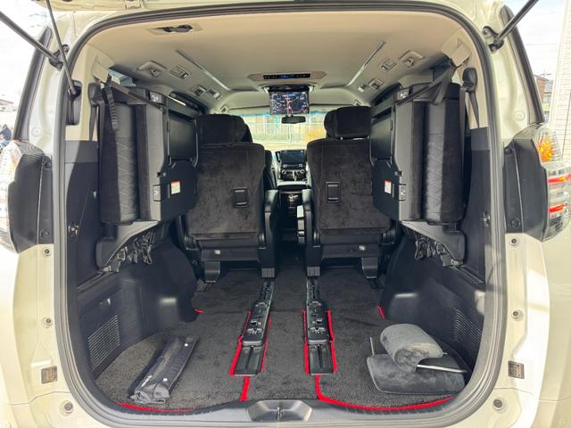 ヴェルファイア ２．５Ｚ　Ｇエディション　ＴＲＤエアロ　フリップダウンモニター　ナビ　ＴＶ　Ｂｌｕｅｔｏｏｔｈ　ＬＥＤヘッドライト　ＣＤ／ＤＶＤ再生　両側パワースライドドア　社外１９インチアルミホイール　クルーズコントロール（7枚目）