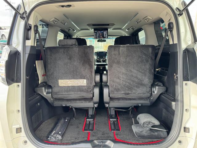 ヴェルファイア ２．５Ｚ　Ｇエディション　ＴＲＤエアロ　フリップダウンモニター　ナビ　ＴＶ　Ｂｌｕｅｔｏｏｔｈ　ＬＥＤヘッドライト　ＣＤ／ＤＶＤ再生　両側パワースライドドア　社外１９インチアルミホイール　クルーズコントロール（9枚目）