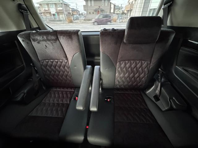 ヴェルファイア ２．５Ｚ　Ｇエディション　ＴＲＤエアロ　フリップダウンモニター　ナビ　ＴＶ　Ｂｌｕｅｔｏｏｔｈ　ＬＥＤヘッドライト　ＣＤ／ＤＶＤ再生　両側パワースライドドア　社外１９インチアルミホイール　クルーズコントロール（26枚目）