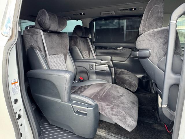 ヴェルファイア ２．５Ｚ　Ｇエディション　ＴＲＤエアロ　フリップダウンモニター　ナビ　ＴＶ　Ｂｌｕｅｔｏｏｔｈ　ＬＥＤヘッドライト　ＣＤ／ＤＶＤ再生　両側パワースライドドア　社外１９インチアルミホイール　クルーズコントロール（28枚目）