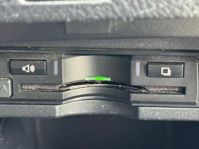 ヴェルファイア ２．５Ｚ　Ｇエディション　ＴＲＤエアロ　フリップダウンモニター　ナビ　ＴＶ　Ｂｌｕｅｔｏｏｔｈ　ＬＥＤヘッドライト　ＣＤ／ＤＶＤ再生　両側パワースライドドア　社外１９インチアルミホイール　クルーズコントロール（33枚目）