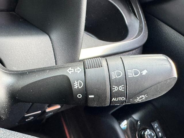 ヴェルファイア ２．５Ｚ　Ｇエディション　ＴＲＤエアロ　フリップダウンモニター　ナビ　ＴＶ　Ｂｌｕｅｔｏｏｔｈ　ＬＥＤヘッドライト　ＣＤ／ＤＶＤ再生　両側パワースライドドア　社外１９インチアルミホイール　クルーズコントロール（39枚目）