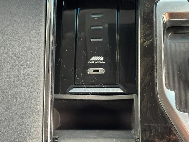 ヴェルファイア ２．５Ｚ　Ｇエディション　ＴＲＤエアロ　フリップダウンモニター　ナビ　ＴＶ　Ｂｌｕｅｔｏｏｔｈ　ＬＥＤヘッドライト　ＣＤ／ＤＶＤ再生　両側パワースライドドア　社外１９インチアルミホイール　クルーズコントロール（46枚目）