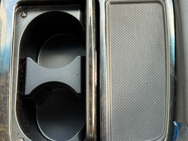 ヴェルファイア ２．５Ｚ　Ｇエディション　ＴＲＤエアロ　フリップダウンモニター　ナビ　ＴＶ　Ｂｌｕｅｔｏｏｔｈ　ＬＥＤヘッドライト　ＣＤ／ＤＶＤ再生　両側パワースライドドア　社外１９インチアルミホイール　クルーズコントロール（47枚目）