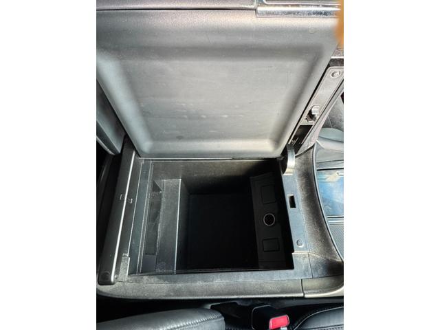 ヴェルファイア ２．５Ｚ　Ｇエディション　ＴＲＤエアロ　フリップダウンモニター　ナビ　ＴＶ　Ｂｌｕｅｔｏｏｔｈ　ＬＥＤヘッドライト　ＣＤ／ＤＶＤ再生　両側パワースライドドア　社外１９インチアルミホイール　クルーズコントロール（48枚目）