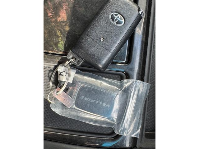 ヴェルファイア ２．５Ｚ　Ｇエディション　ＴＲＤエアロ　フリップダウンモニター　ナビ　ＴＶ　Ｂｌｕｅｔｏｏｔｈ　ＬＥＤヘッドライト　ＣＤ／ＤＶＤ再生　両側パワースライドドア　社外１９インチアルミホイール　クルーズコントロール（55枚目）