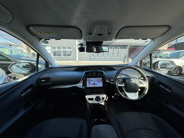 プリウス Ｓセーフティプラス　ナビ　ドライブレコーダー　Ｂｌｕｅｔｏｏｔｈ　バックカメラ　ＥＴＣ　ＣＤ／ＤＶＤ再生　ＬＥＤヘッドライト　スマートキー　プッシュスタート　社外１５インチアルミホイール（2枚目）