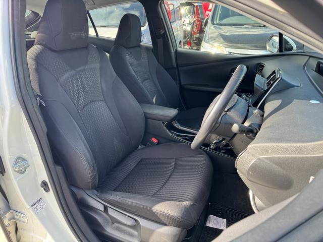 プリウス Ｓセーフティプラス　ナビ　ドライブレコーダー　Ｂｌｕｅｔｏｏｔｈ　バックカメラ　ＥＴＣ　ＣＤ／ＤＶＤ再生　ＬＥＤヘッドライト　スマートキー　プッシュスタート　社外１５インチアルミホイール（6枚目）