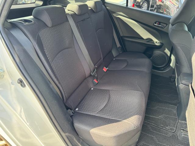 プリウス Ｓセーフティプラス　ナビ　ドライブレコーダー　Ｂｌｕｅｔｏｏｔｈ　バックカメラ　ＥＴＣ　ＣＤ／ＤＶＤ再生　ＬＥＤヘッドライト　スマートキー　プッシュスタート　社外１５インチアルミホイール（9枚目）